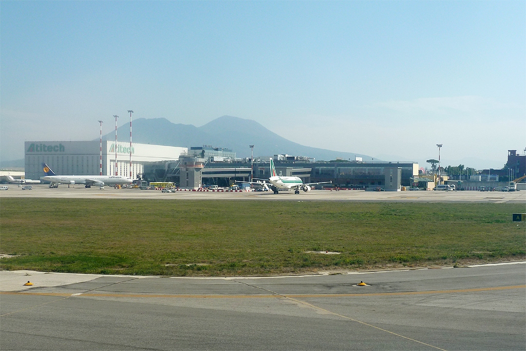 napoli aeroporto